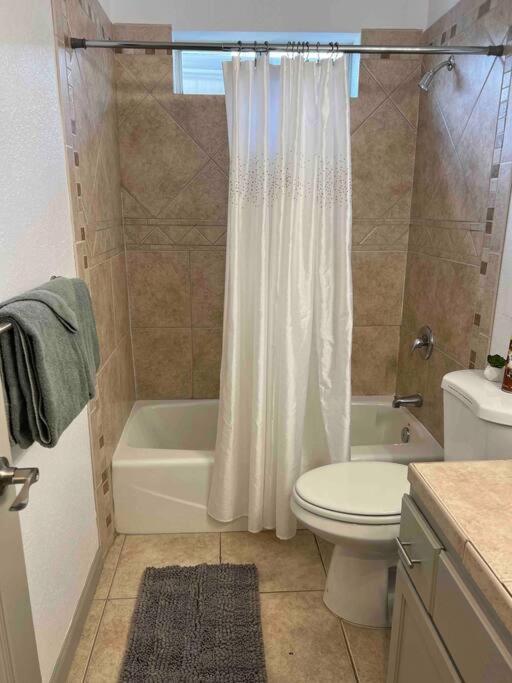 Spacious Getaway! Pool, Spa, Sleeps 9 Lake Havasu City Zewnętrze zdjęcie