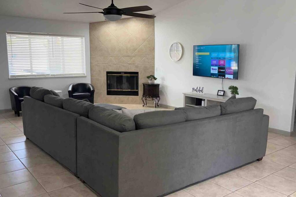 Spacious Getaway! Pool, Spa, Sleeps 9 Lake Havasu City Zewnętrze zdjęcie