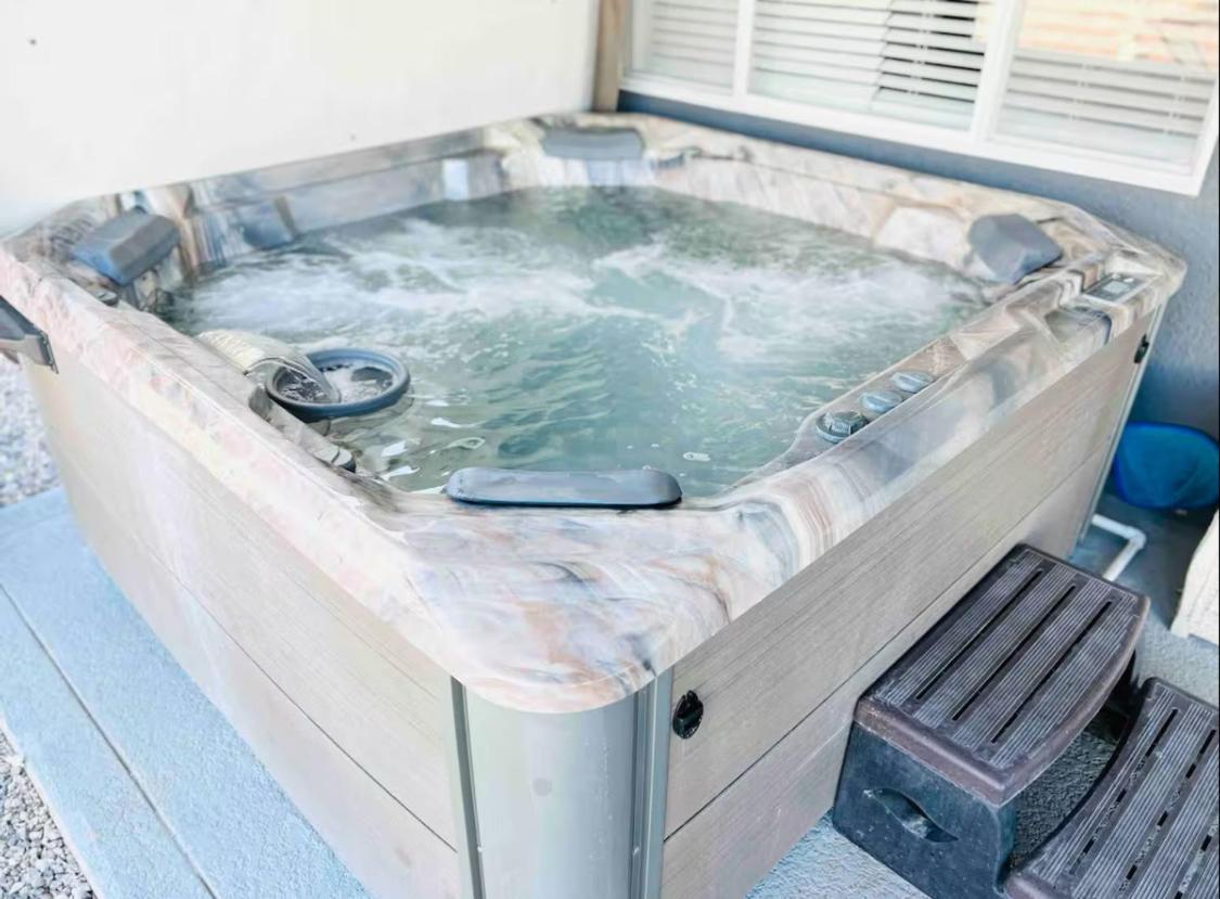 Spacious Getaway! Pool, Spa, Sleeps 9 Lake Havasu City Zewnętrze zdjęcie